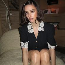  Nude