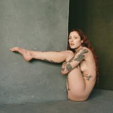  Nude