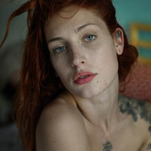  Nude