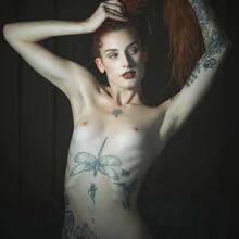  Nude