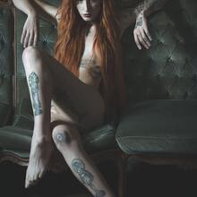  Nude