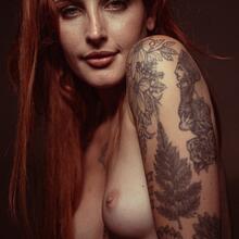  Nude