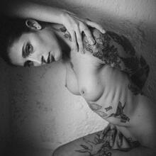  Nude