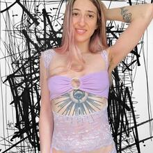  Nude