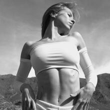  Nude