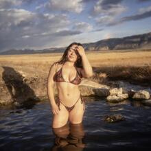  Nude