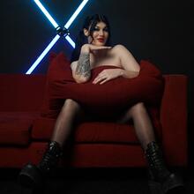  Nude