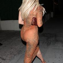  Nude