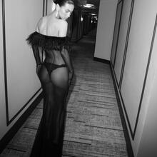  Nude