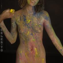  Nude