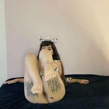  Nude