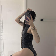  Nude