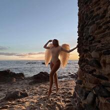  Nude