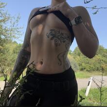  Nude