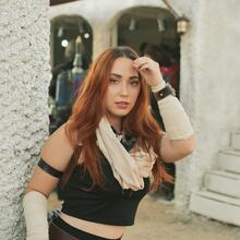  Nude