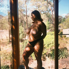  Nude