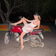  Nude
