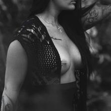  Nude