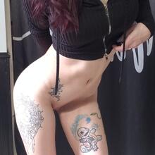  Nude