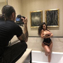  Nude