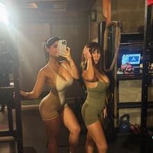  Nude