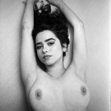  Nude
