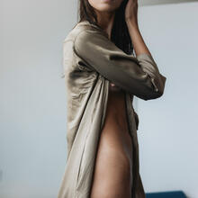  Nude