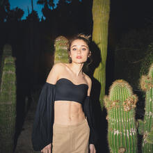  Nude