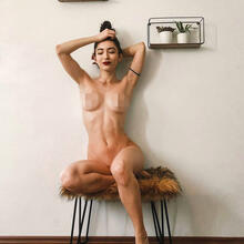  Nude