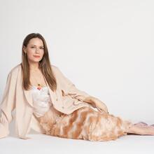  Nude
