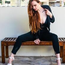  Nude