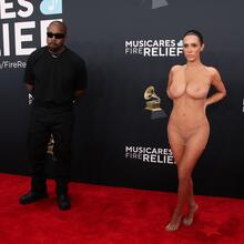  Nude