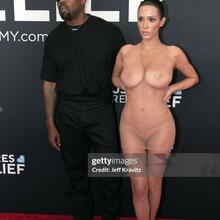  Nude