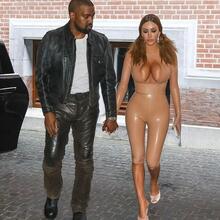  Nude