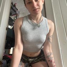  Nude