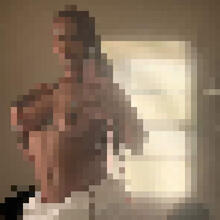  Nude