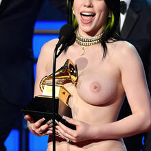  Nude