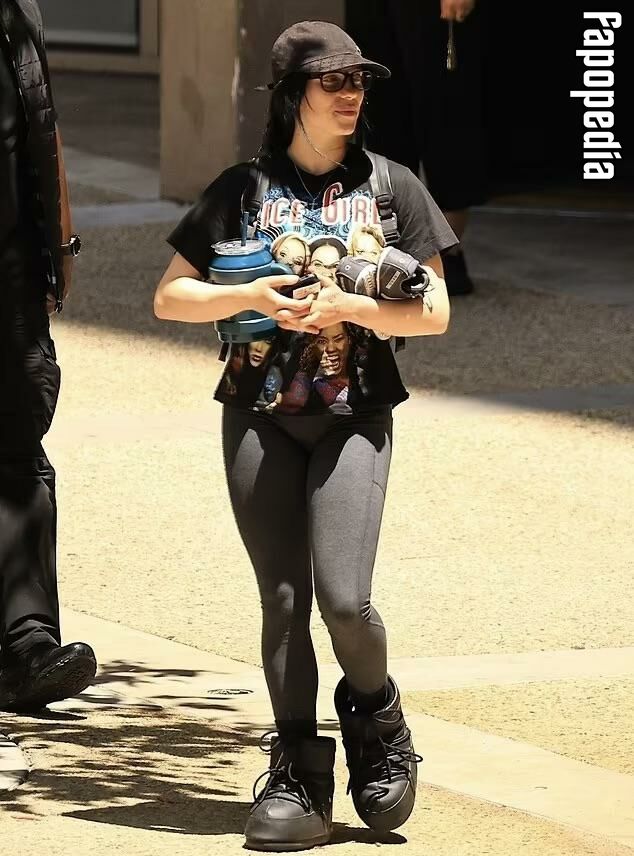 Billie Eilish Nude Leaks - Photo #1269083 - Fapopedia