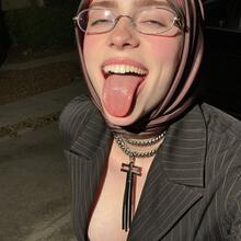  Nude