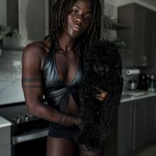  Nude