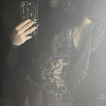  Nude