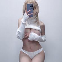  Nude