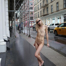  Nude