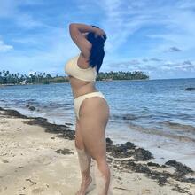  Nude