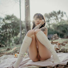  Nude