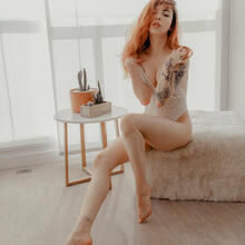  Nude