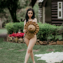  Nude