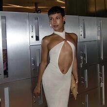  Nude