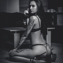  Nude