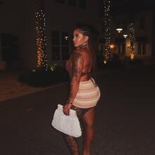  Nude